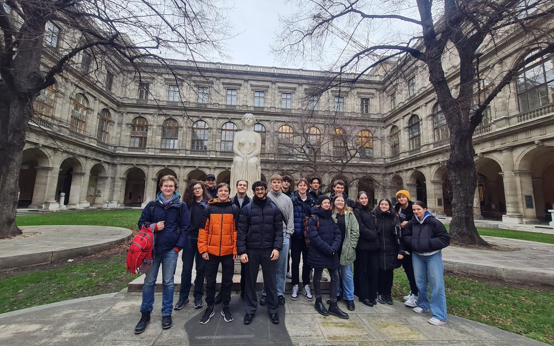 7B schnuppert Uni-Luft