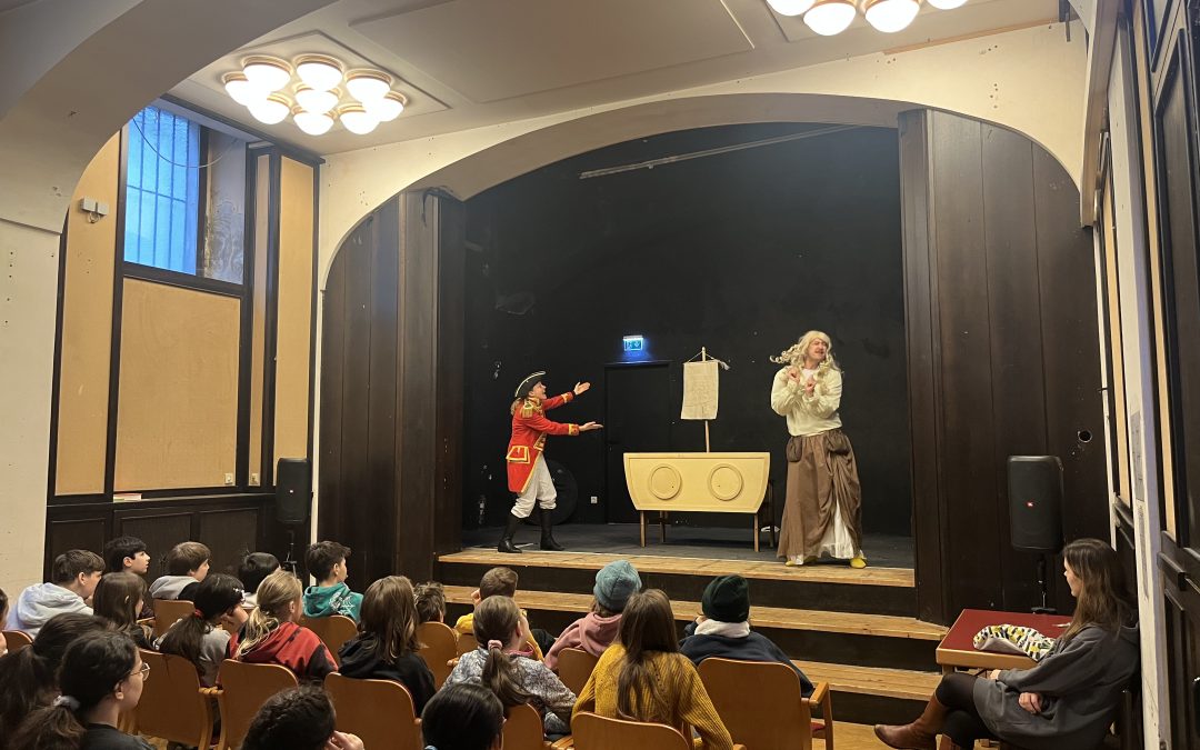 Lügenbaron Münchhausen und der Schuh des Aschenputtel – Theateraufführung für die 1. Klassen