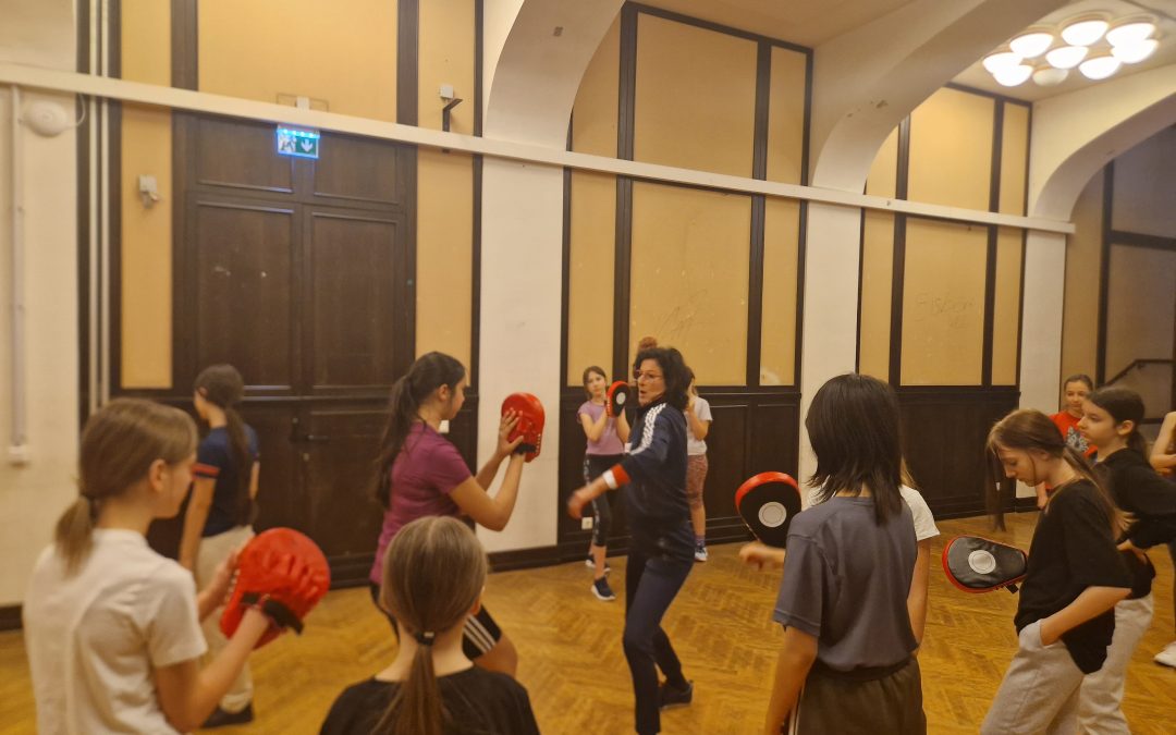 Selbstverteidigungskurs der 4c & 3ab Mädchen